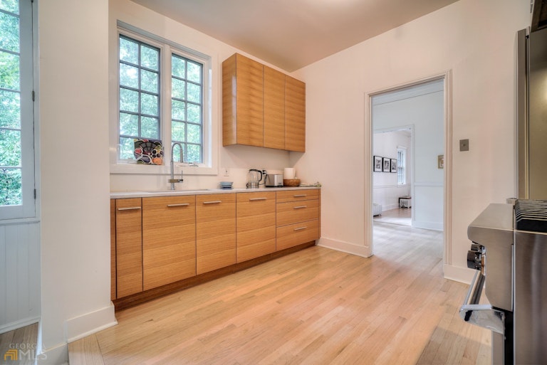 Photo 22 of 59 - 898 Briarcliff Rd NE, Atlanta, GA 30306