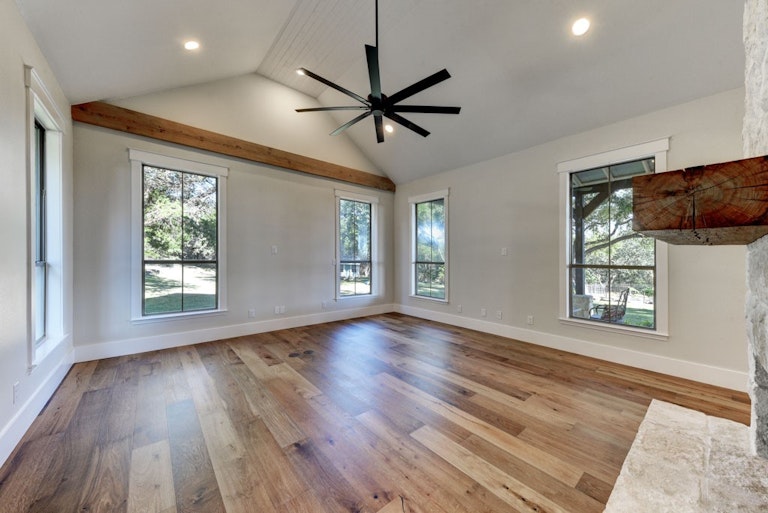 Photo 8 of 40 - 175 Mystic Oak, New Braunfels, TX 78132