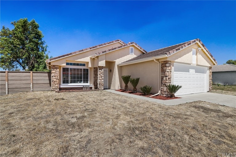 Photo 3 of 34 - 2091 Roanoke St, San Jacinto, CA 92582