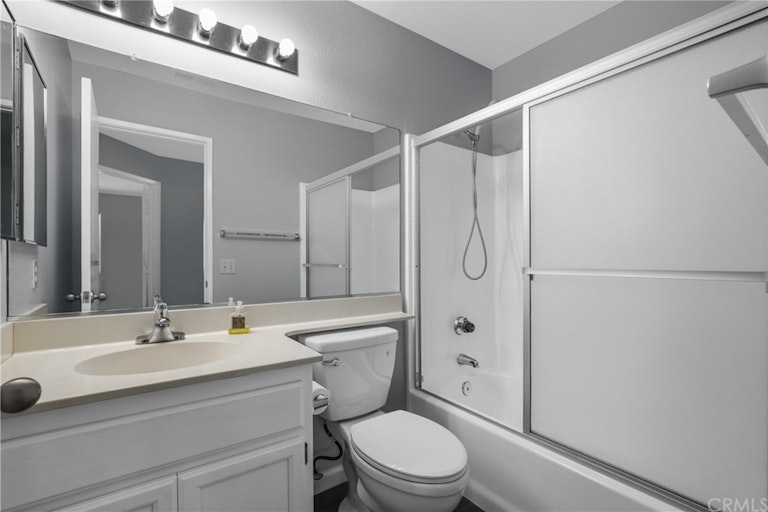 Photo 16 of 34 - 2091 Roanoke St, San Jacinto, CA 92582