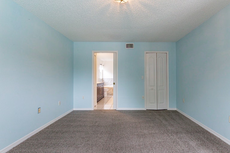 Photo 13 of 33 - 4332 Cold Harbor Dr, New Port Richey, FL 34653