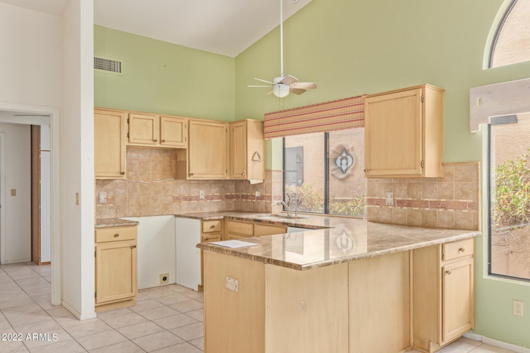 Photo 14 of 41 - 5691 S Palo Blanco Dr, Gold Canyon, AZ 85118