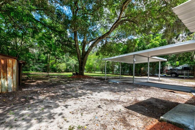 Photo 17 of 19 - 807 S Lone Oak Dr, Leesburg, FL 34748