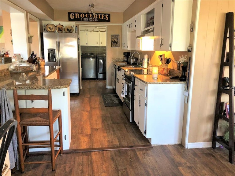 Photo 18 of 38 - 738 W Hogle Ave, Deland, FL 32720