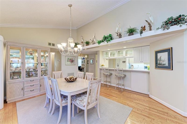Photo 17 of 56 - 1247 Edgewater Cir #1247, Bradenton, FL 34209