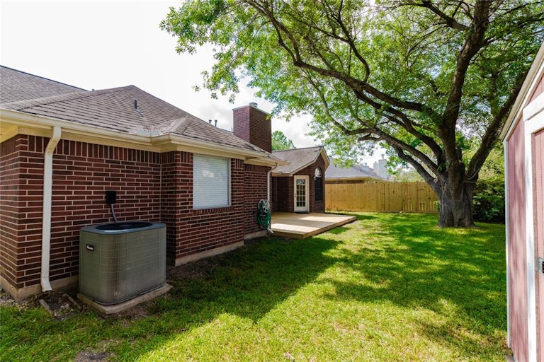 Photo 29 of 29 - 1010 Abbott Dr, Pearland, TX 77584