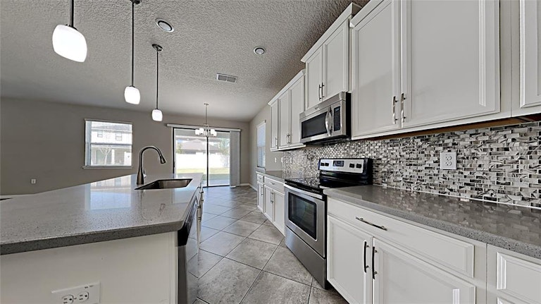 Photo 5 of 22 - 2552 Folio Way, Kissimmee, FL 34741