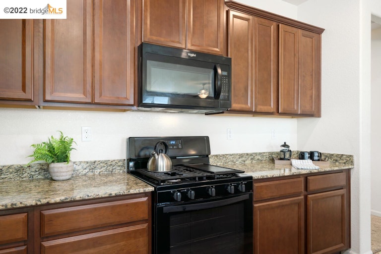 Photo 6 of 26 - 5561 Glowhaven St, Marysville, CA 95901