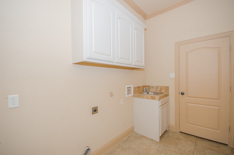 Photo 44 of 47 - 3006 Queen Ann Ct, Arlington, TX 76001