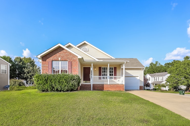 Photo 1 of 25 - 421 Firefly Rd, Holly Springs, NC 27540