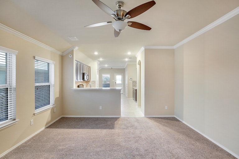 Photo 9 of 27 - 8436 Gentian Dr, Fort Worth, TX 76123