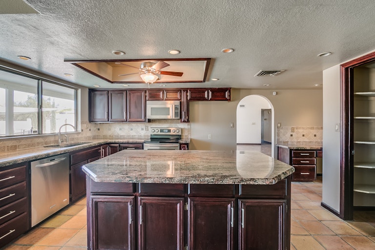 Photo 3 of 30 - 848 E Coral Gables Dr, Phoenix, AZ 85022
