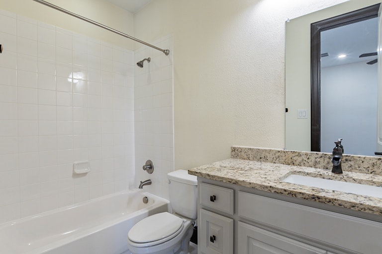 Photo 21 of 28 - 723 Brookstone Dr, Irving, TX 75039