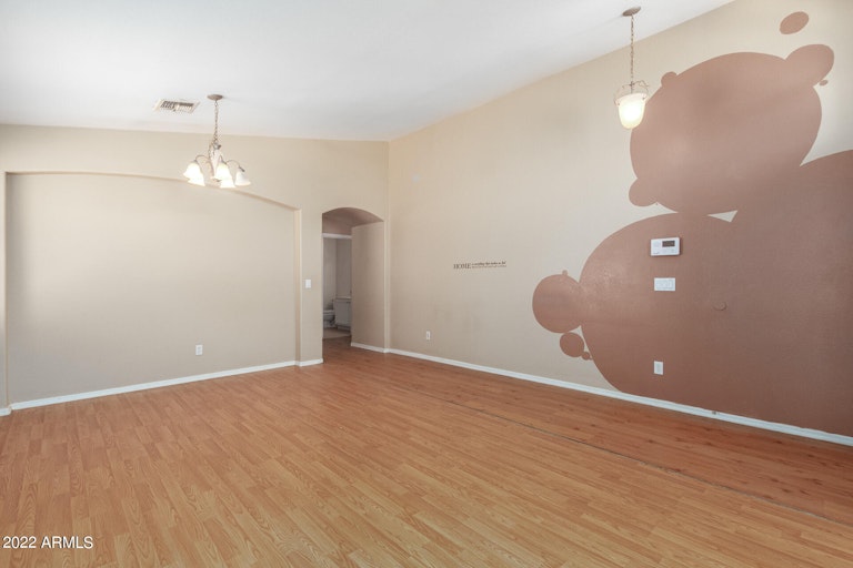 Photo 5 of 29 - 8227 W Apache St, Phoenix, AZ 85043
