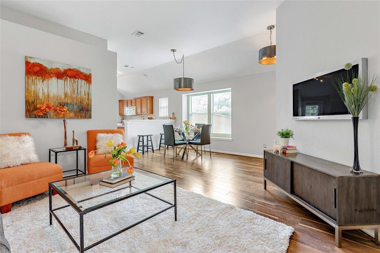 Photo 6 of 22 - 1603 Myrtle Dr, Little Elm, TX 75068