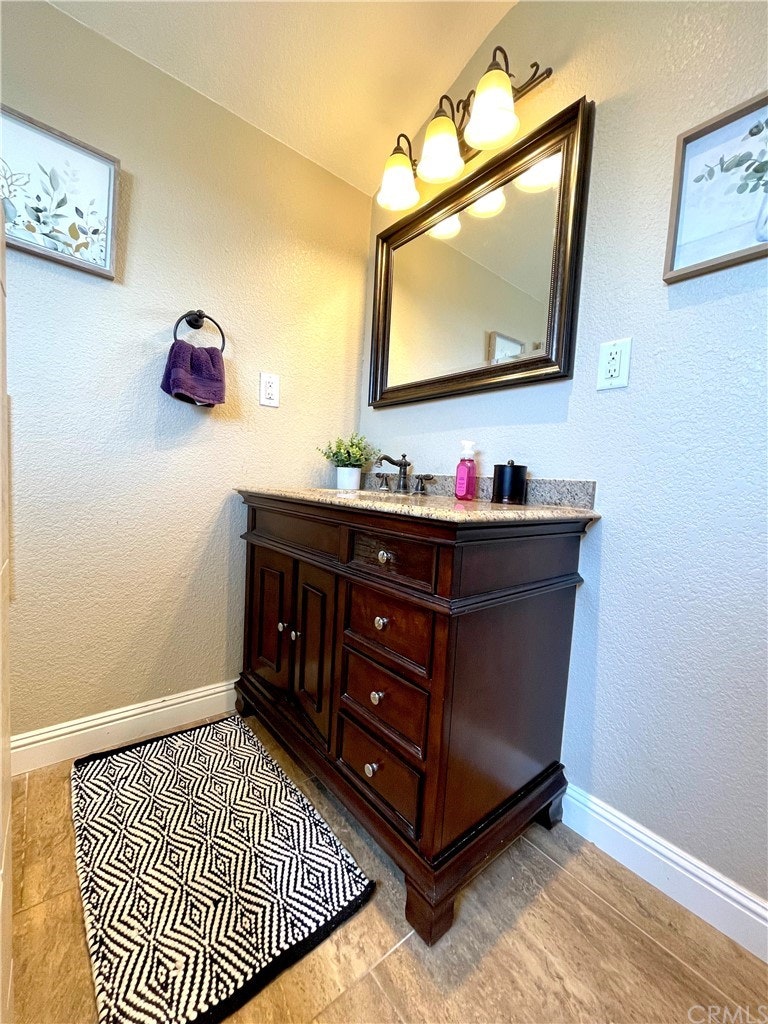 Photo 29 of 51 - 5807 E Monlaco Rd, Long Beach, CA 90808