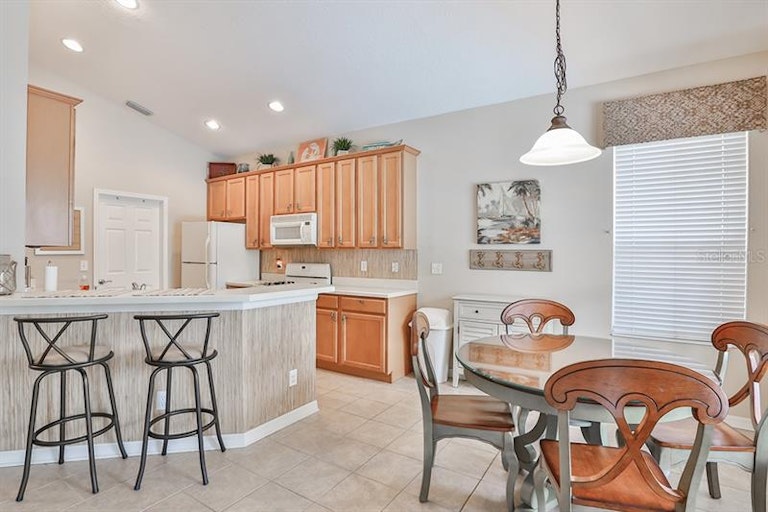 Photo 8 of 24 - 5209 Clover Mist Dr, Apollo Beach, FL 33572