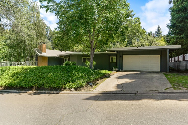 Photo 5 of 52 - 7373 Nob Hill Dr, Carmichael, CA 95608