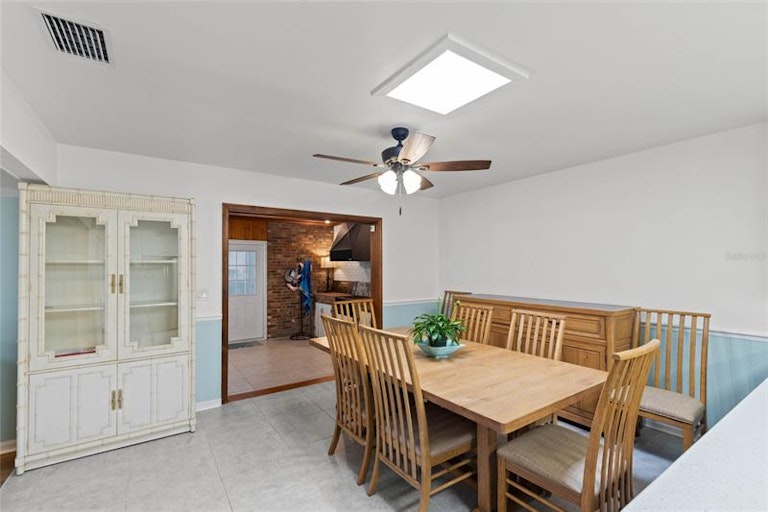 Photo 8 of 56 - 721 W Nelson St, Tavares, FL 32778