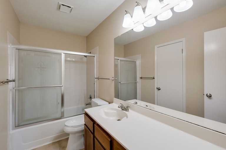 Photo 13 of 27 - 8027 Dove Trail Dr, San Antonio, TX 78244