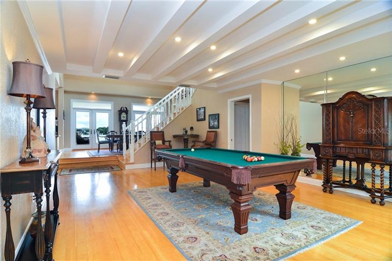 Photo 4 of 25 - 329 Bayview Dr NE, Saint Petersburg, FL 33704