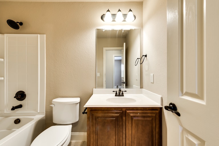 Photo 24 of 37 - 1129 Longhorn Dr, Aubrey, TX 76227