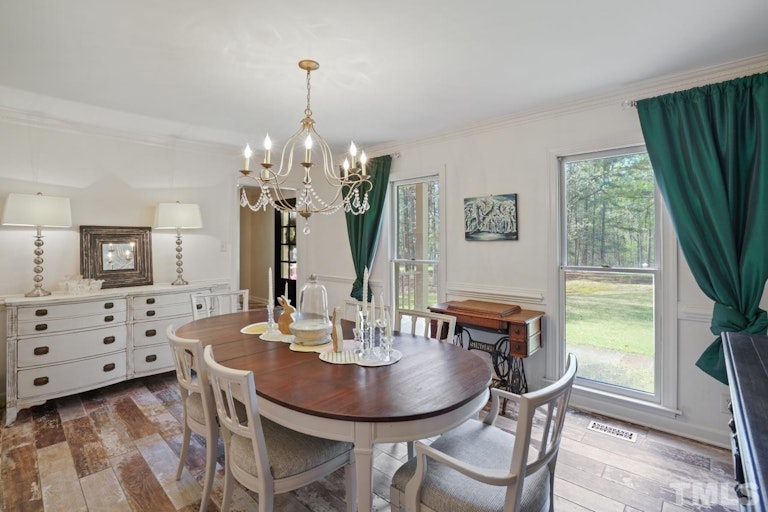 Photo 4 of 31 - 2016 Neuse Colony Dr, Clayton, NC 27527