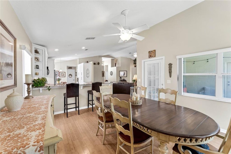 Photo 15 of 43 - 515 Sagecreek Ct, Winter Springs, FL 32708