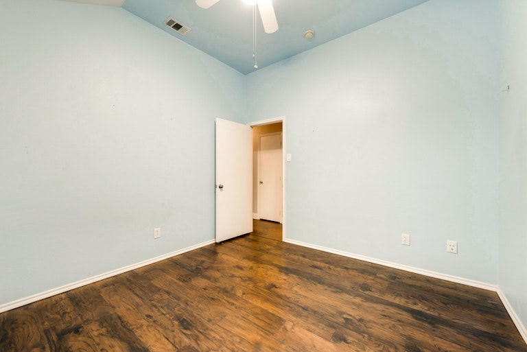 Photo 21 of 26 - 3608 Bandera Ranch Rd, Roanoke, TX 76262
