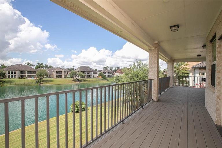 Photo 34 of 48 - 6339 Windermere Park Ln, Sugar Land, TX 77479
