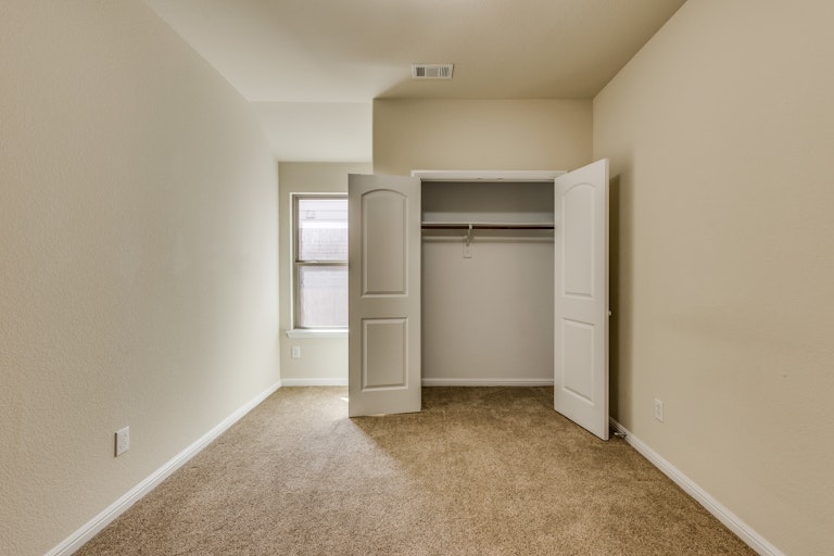 Photo 19 of 26 - 5908 Paddlefish Dr, Fort Worth, TX 76179