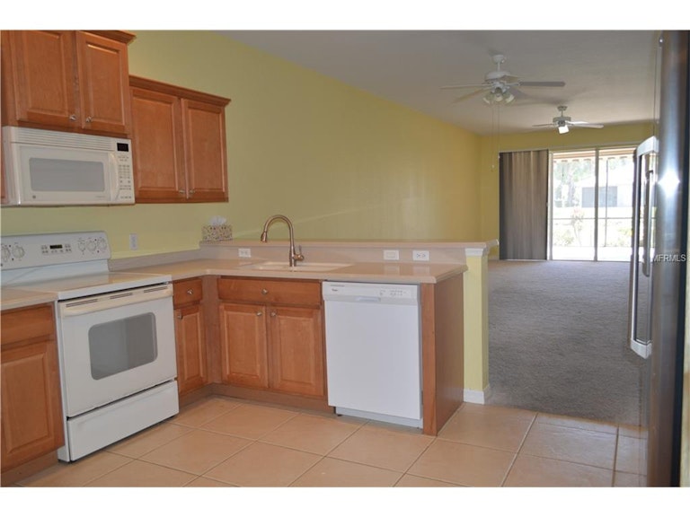 Photo 5 of 25 - 8302 Summer Greens Ter, Bradenton, FL 34212