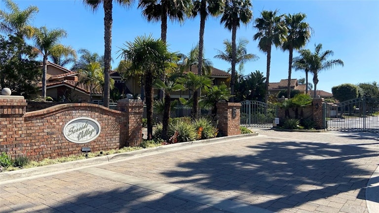 Photo 2 of 38 - 7876 Moonmist Cir, Huntington Beach, CA 92648