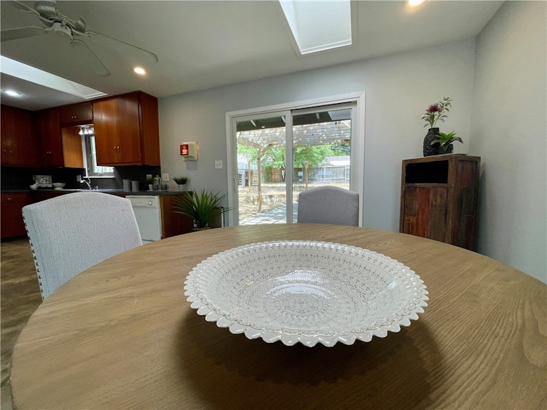 Photo 16 of 35 - 5409 Wellington Dr, Austin, TX 78723
