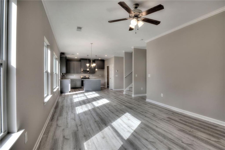 Photo 17 of 34 - 301 Melody Ln, Cartersville, GA 30121
