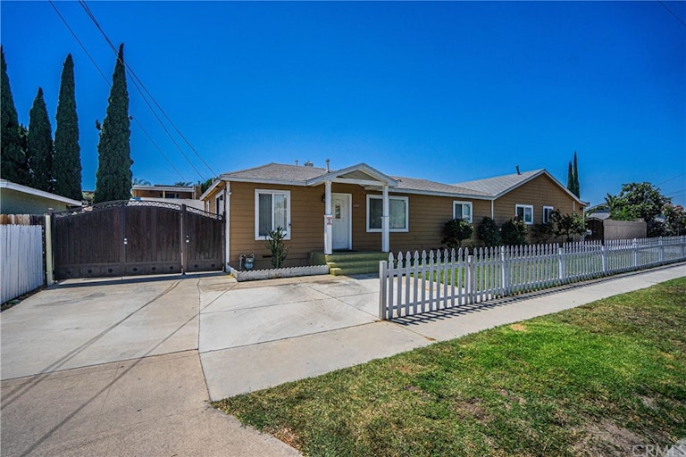 Photo 3 of 3 - 5711 Western Ave, Buena Park, CA 90621