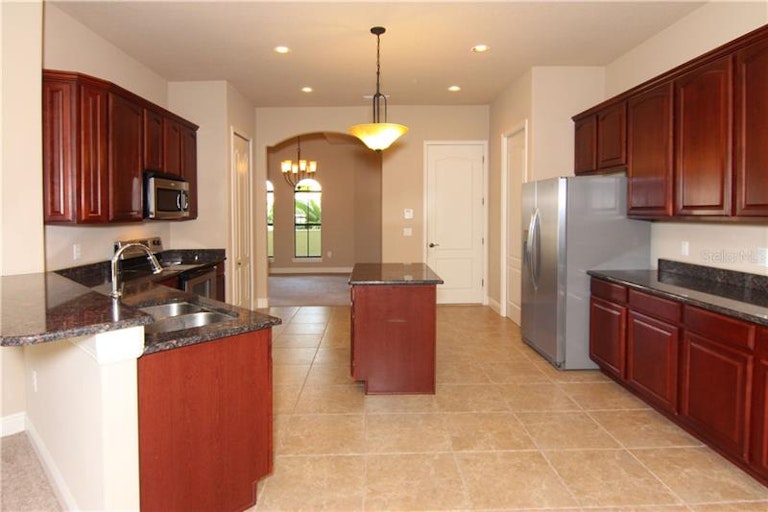Photo 8 of 25 - 100 Via Rosa Ct, Debary, FL 32713