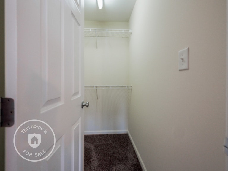 Photo 15 of 26 - 8108 Rolling Glenn Dr, Raleigh, NC 27616