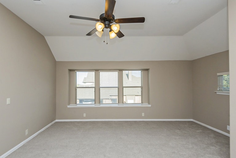 Photo 26 of 32 - 1110 Safrano St, Midlothian, TX 76065