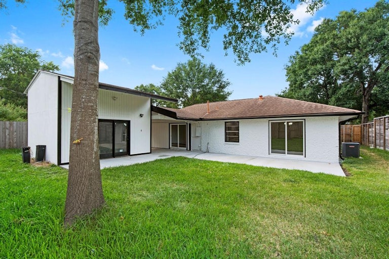 Photo 24 of 25 - 4927 Hialeah Dr, Houston, TX 77092