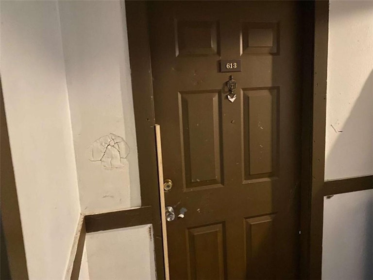 Photo 15 of 16 - 613 Camelot Dr, Atlanta, GA 30349