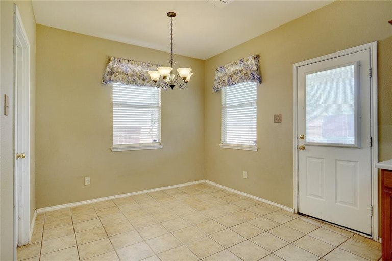 Photo 17 of 34 - 1709 White Dove Ln, Denton, TX 76210