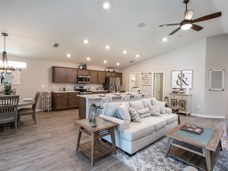 Photo 5 of 15 - 7148 Twisting Pines Loop, Zephyrhills, FL 33541