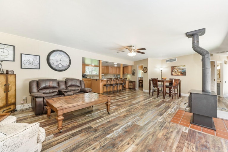 Photo 34 of 52 - 7373 Nob Hill Dr, Carmichael, CA 95608
