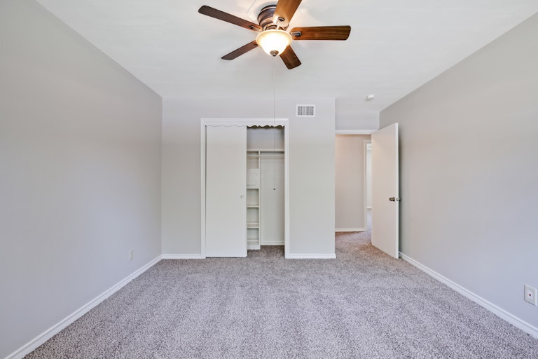 Photo 26 of 28 - 9239 Jennie Lee Ln, Dallas, TX 75227