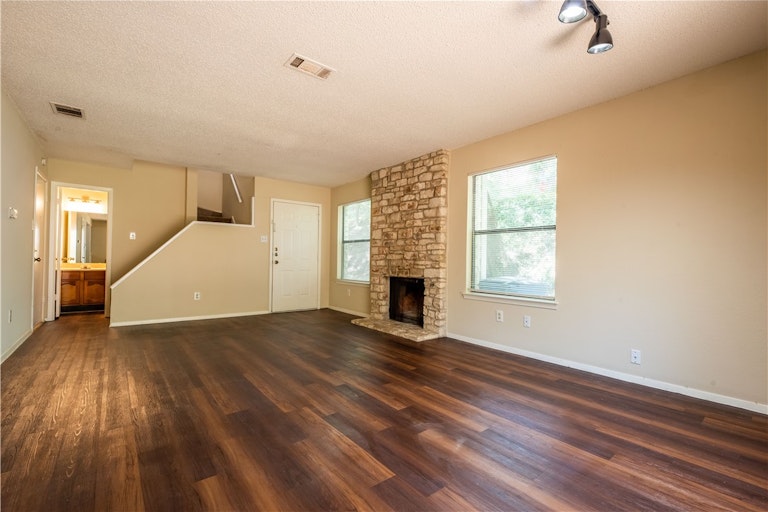 Photo 6 of 32 - 9000 Mountain Ridge Dr, Austin, TX 78759
