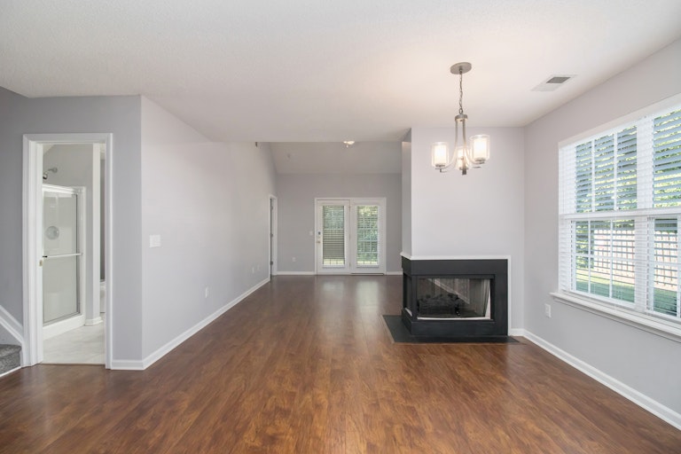 Photo 5 of 22 - 9720 Mattforest Cir, Charlotte, NC 28277