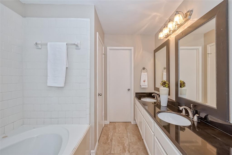 Photo 29 of 42 - 8706 Fondren Village Dr, Houston, TX 77071