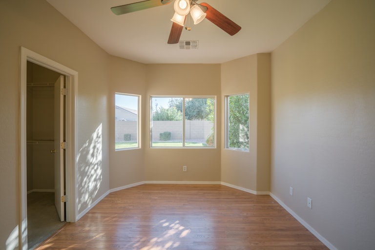 Photo 9 of 24 - 15343 W Port Au Prince Ln, Surprise, AZ 85379