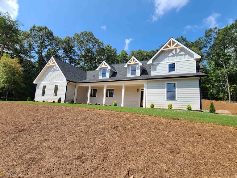 Photo 6 of 32 - 6011 Tradewinds Cv, Gainesville, GA 30506